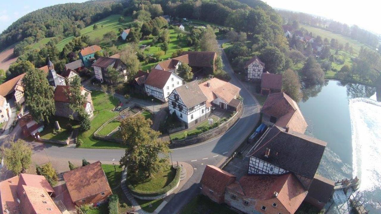 Sallmannshausen Ferienappartments Kirchhof מראה חיצוני תמונה
