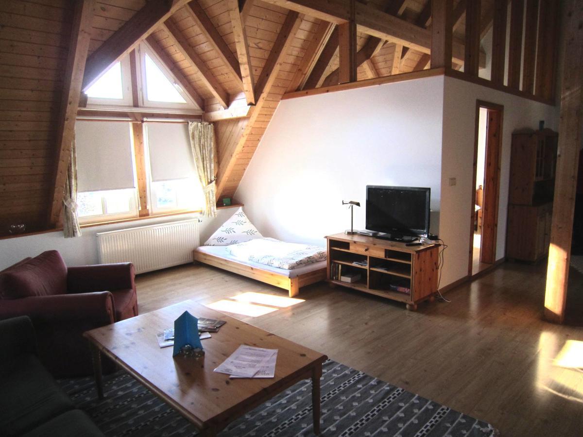 Sallmannshausen Ferienappartments Kirchhof מראה חיצוני תמונה