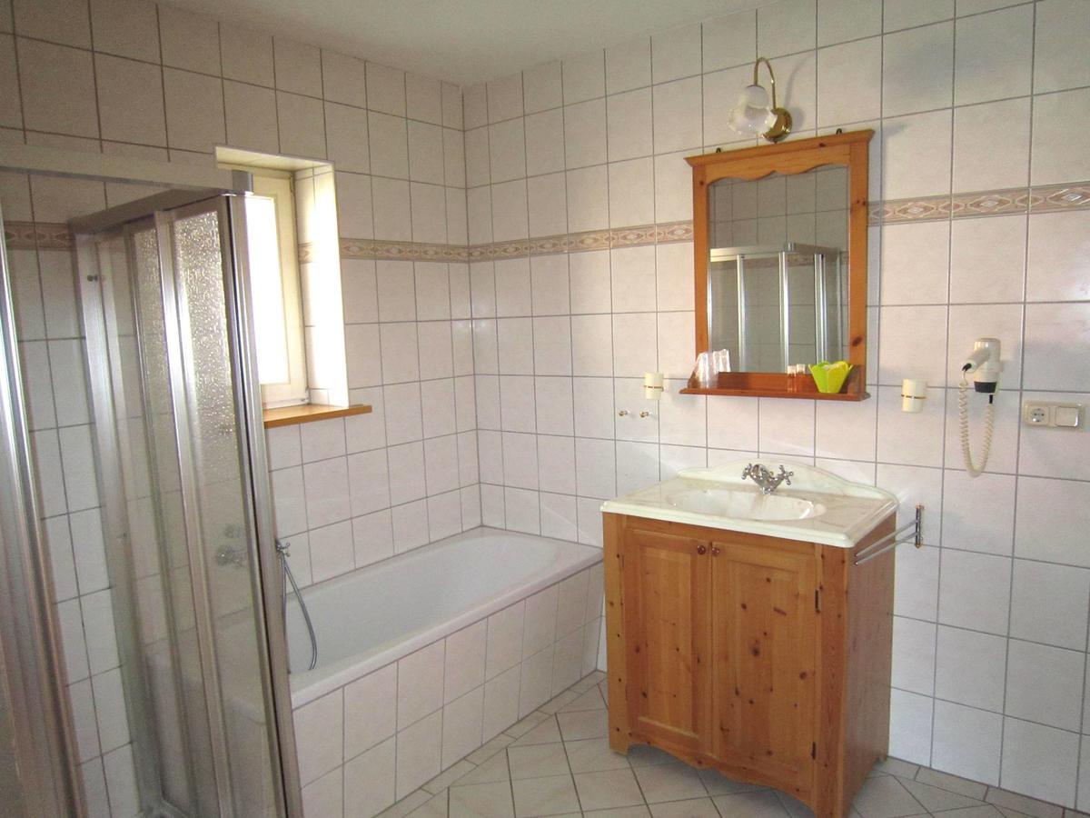Sallmannshausen Ferienappartments Kirchhof מראה חיצוני תמונה